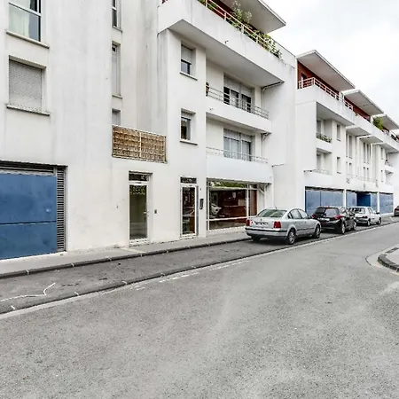 Nice Apartment Central Bordeaux דירה *