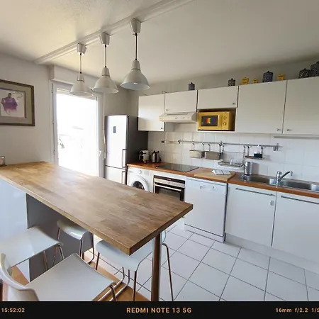Nice Apartment Central Bordeaux شقة *
